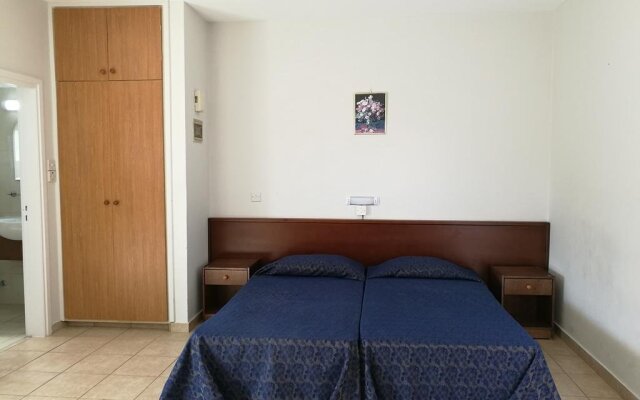 Georgia Hotel Apartments Протарас комната для гостей