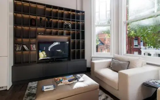 Kensington Garden View Apartment