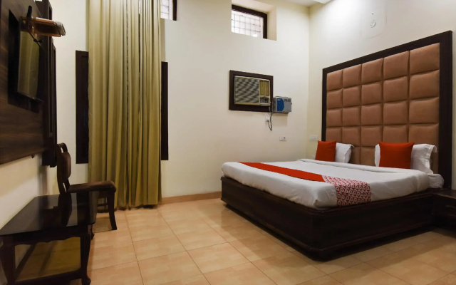 OYO 9727 Hotel Welcome Inn 2