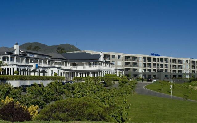 Отель Hilton Lake Taupo вид на фасад