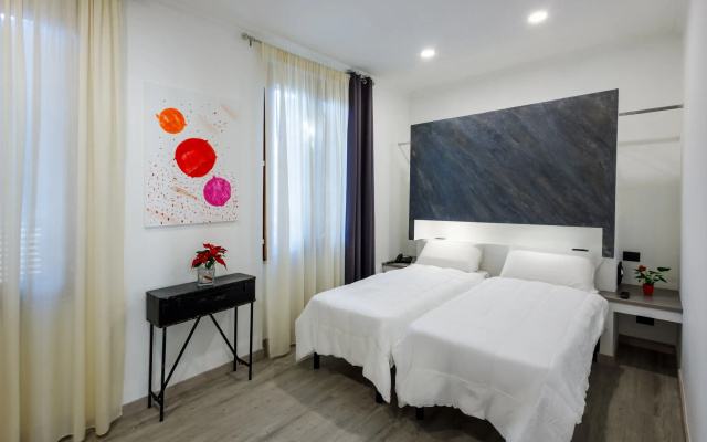 Crossroad Hotel