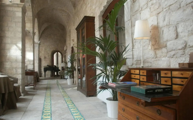 S. Martin Hotel