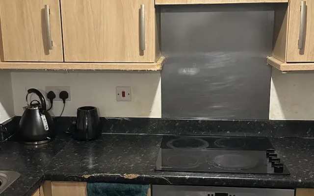 Immaculate 2-bed Apartment in Greenhithe