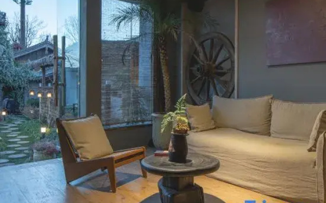 Mozhu Washe Viewing the Snow-Capped Mountains. Garden Beauty Stay.Inn