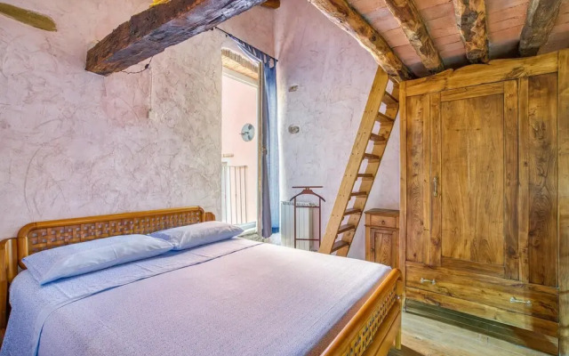 Amazing Home in Bedizzano With 2 Bedrooms and Wifi