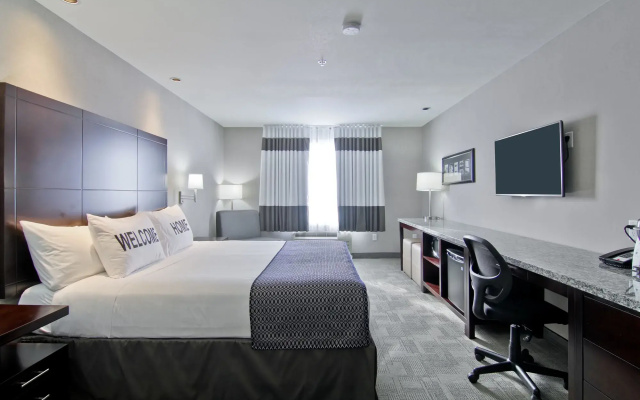 Home Inn and Suites Regina Airport
