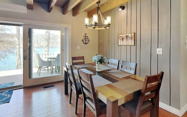 Bearfoot Lodge by Taylor Made Deep Creek