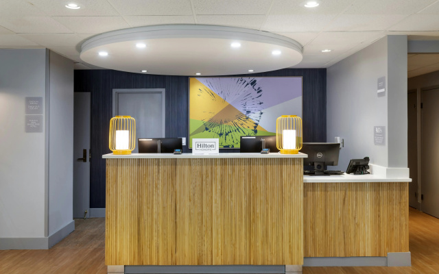 Spark by Hilton Atlanta Airport South College Park