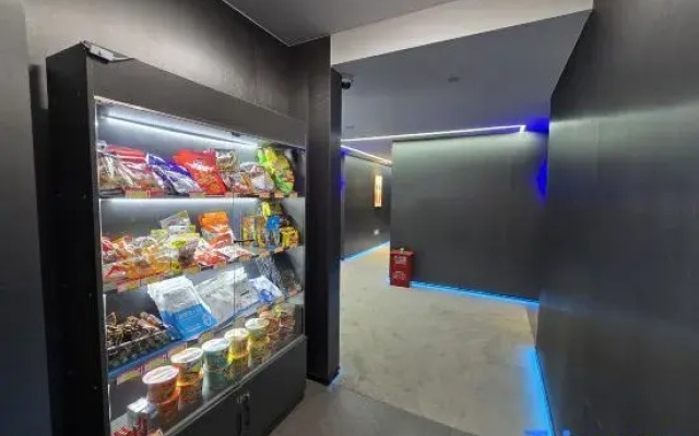 Lexiang E-Sports Hotel (Shanghai Lin-gang University City)