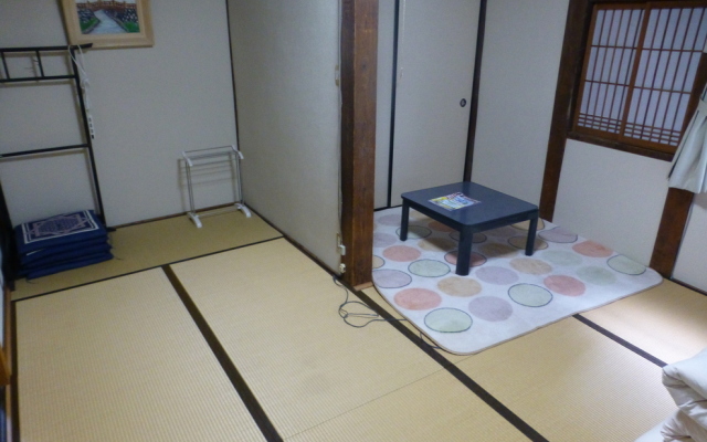 Omihachiman Youth Hostel Омихатиман удобства в номере