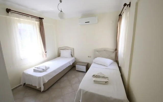 1 Bedroom Apartment Lake View 3 by Likya Global