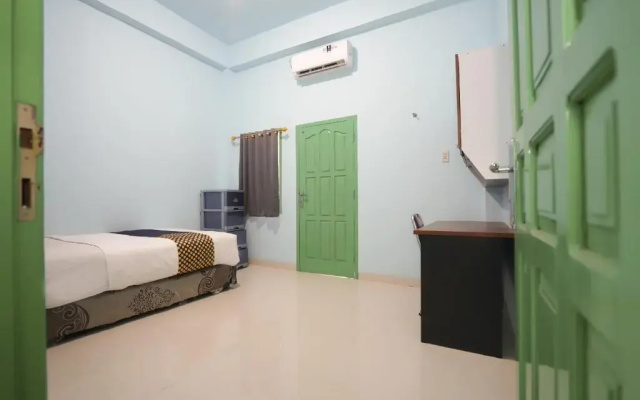 SPOT ON 2738 818 Home Stay