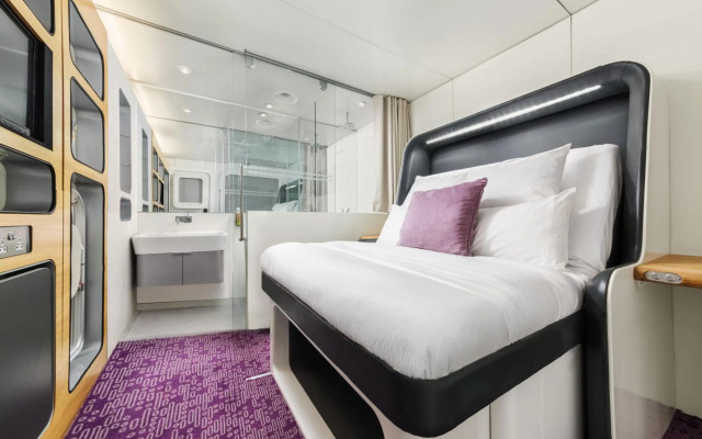 YOTELAIR Amsterdam Schiphol - Transit Hotel