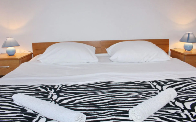 Apartment Remi - 300 m from sea: A3 Nin, Zadar riviera