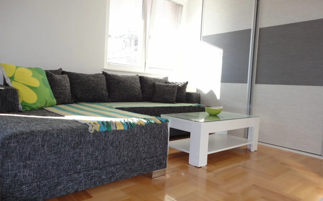Accommodation Mell