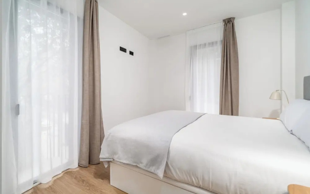 Limehome Barcelona Plaça Pirineus