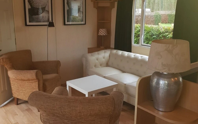 Comfortable Chalet in Schoonloo with Garden near Beach