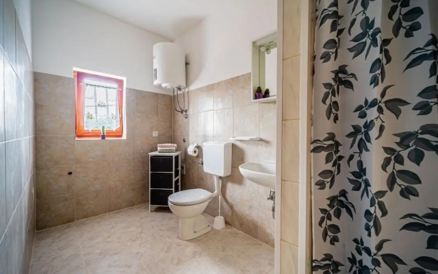 Stunning Home in Krnica With Wifi and 2 Bedrooms