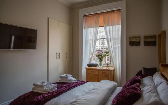 Most central luxury apartment - sleeps 4 & FREE parking!