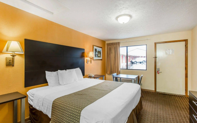 Econo Lodge Nashville North