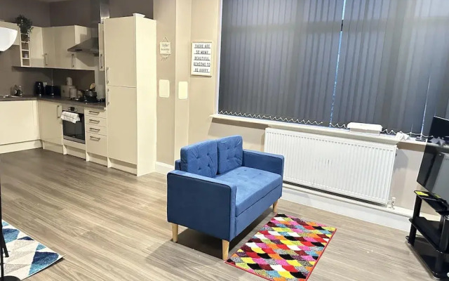 2 Bed Apartment - Sleeps 4 - Wifi - Parking
