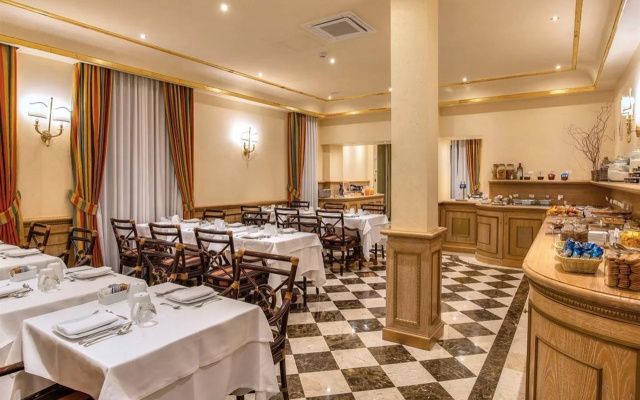 Отель River Palace Hotel
