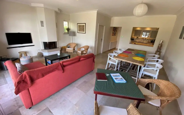 Family Home Near Beach in Golden Triangle