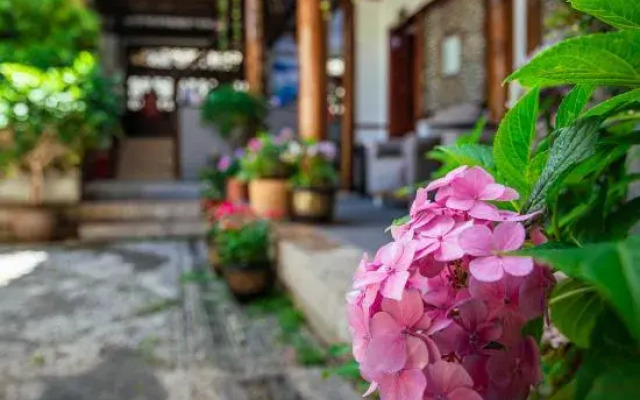 Shanfeng Garden Inn (Lijiang Ancient Town Mufu Branch)