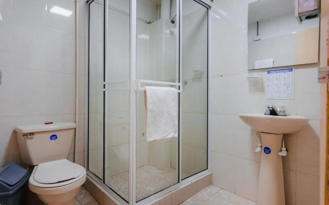Hostal R10