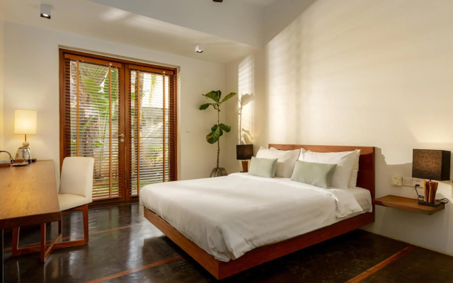 Modern 5 bedroom central pool villa - Rose Apple Residences