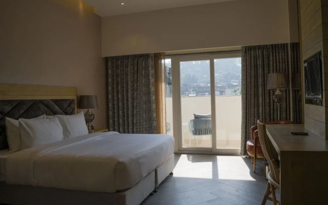 Hotel Clarks Inn Suites Kangra
