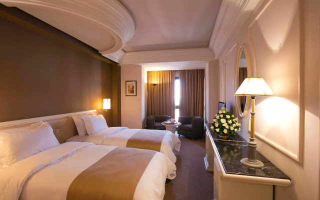 Hotel Nassim