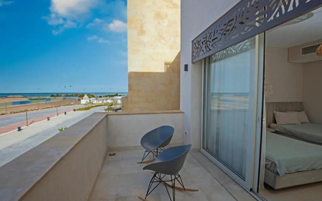 A Stunning Seaview Penthouse; 3bedrooms + Nanny
