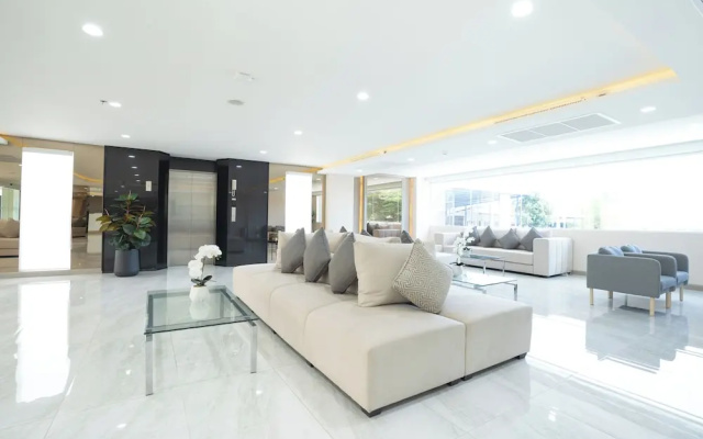 Oriole Residence