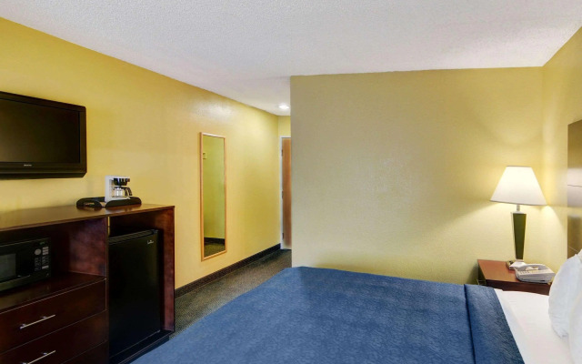 Quality Inn & Suites Grand Prairie South