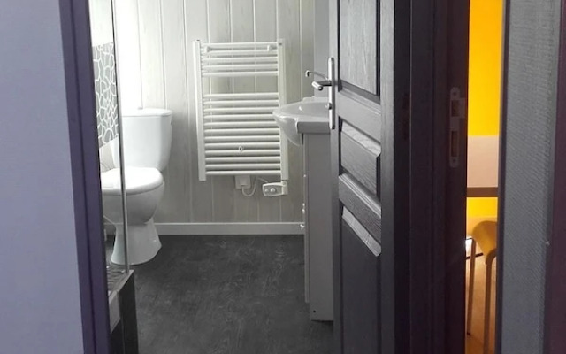 House With 2 Bedrooms in Favières, With Wifi