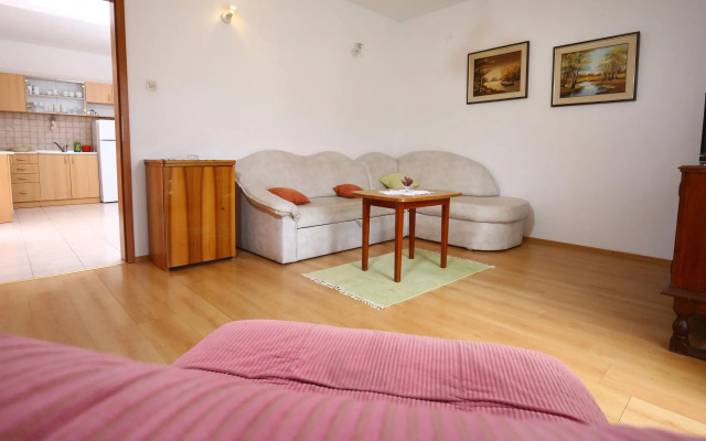 Apartments Boro in Splitska - island Brac