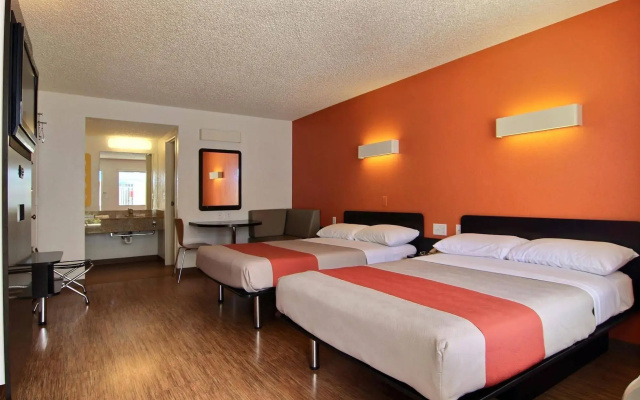 Motel 6 Albuquerque - Coors Road