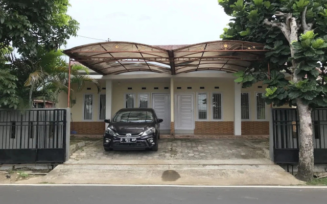 Mango Residence by OYO Rooms