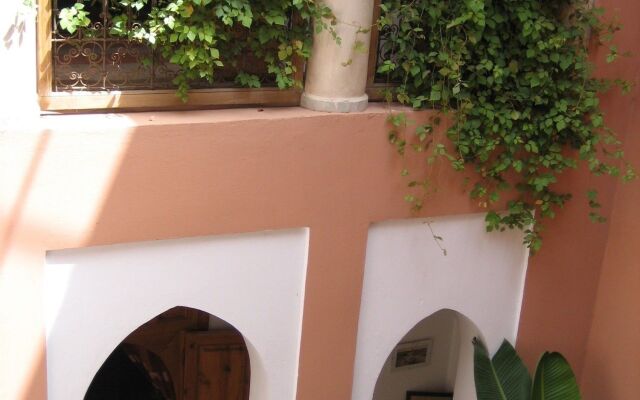 Отель Riad Ella Марокко, Марракеш - отзывы, цены и фото номеров - забронировать отель Riad Ella онлайн вид на фасад
