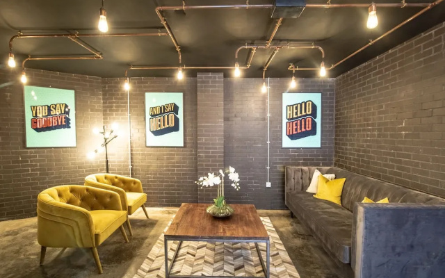 Stylish warehouse apartment in Central Cardiff