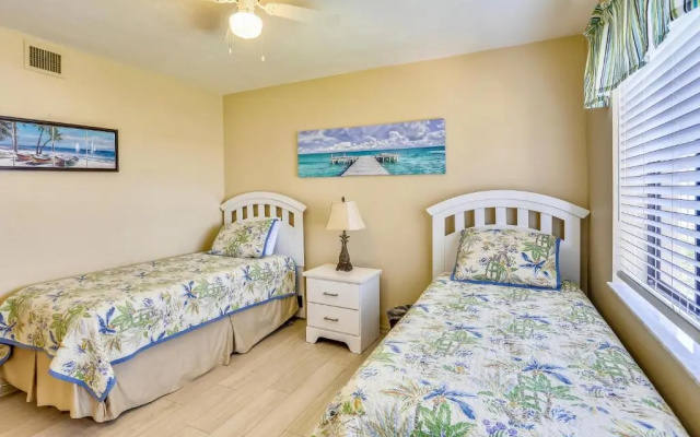 Land's End 11-407 Beach Front - Premier