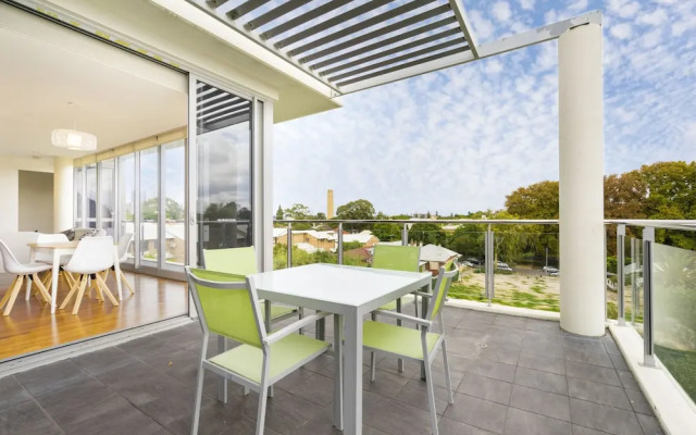 Luxury Modern Double Ensuite Apartment