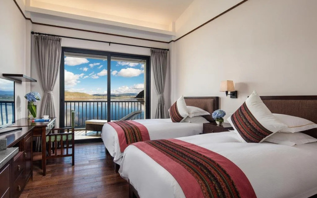 High Mountain Resort Shangri-la