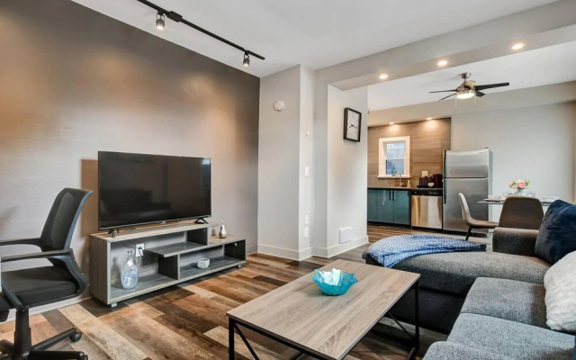 Newly Renovated - Spacious 1BR - Near Downtown