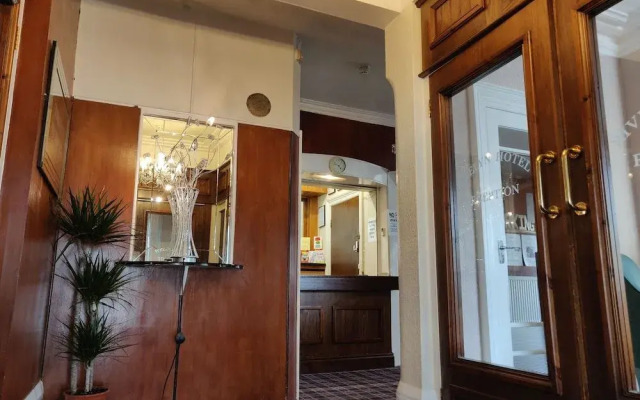 Rivelyn Hotel Bar & Restaurant