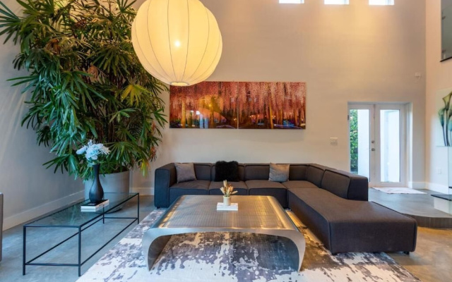 Villa II Palazzo by Glam Homes