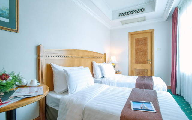 Отель Best Western Plus Hong Kong