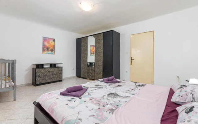 Nice Home in Vodnjan With Wifi and 2 Bedrooms
