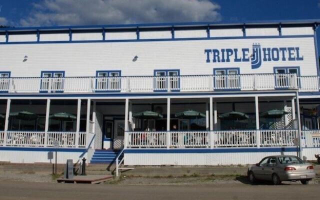 Triple J Hotel Cabins In Dawson City Canada From 155 Photos